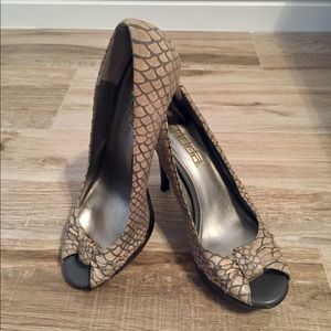 Moda Spana peep toe heels